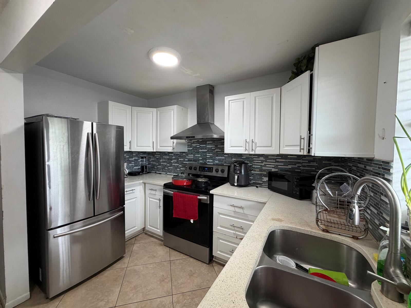 605 Ixoria Avenue Unit 21, Fort Pierce FL 34982 photo 5