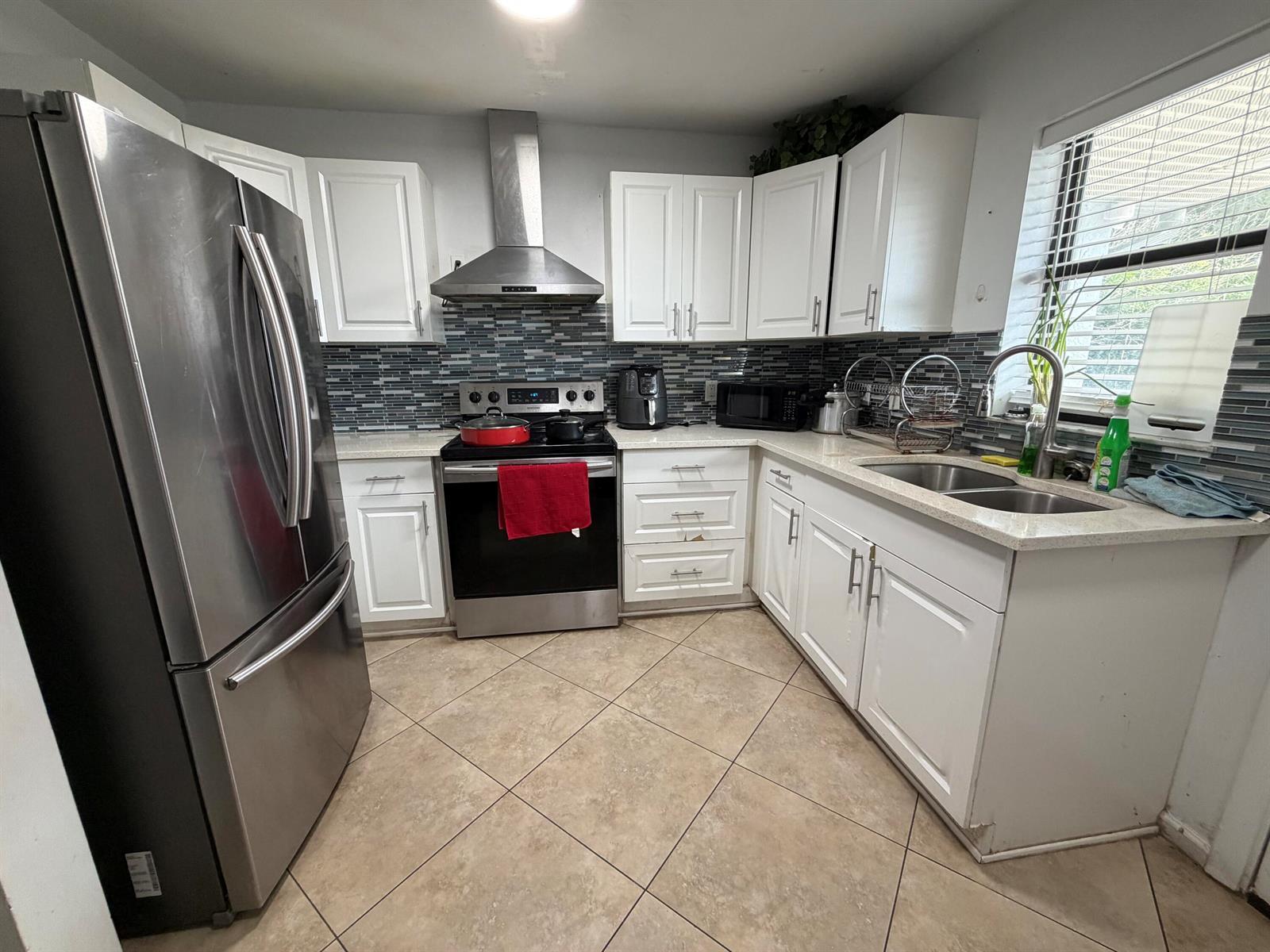 605 Ixoria Avenue Unit 21, Fort Pierce FL 34982 photo 4