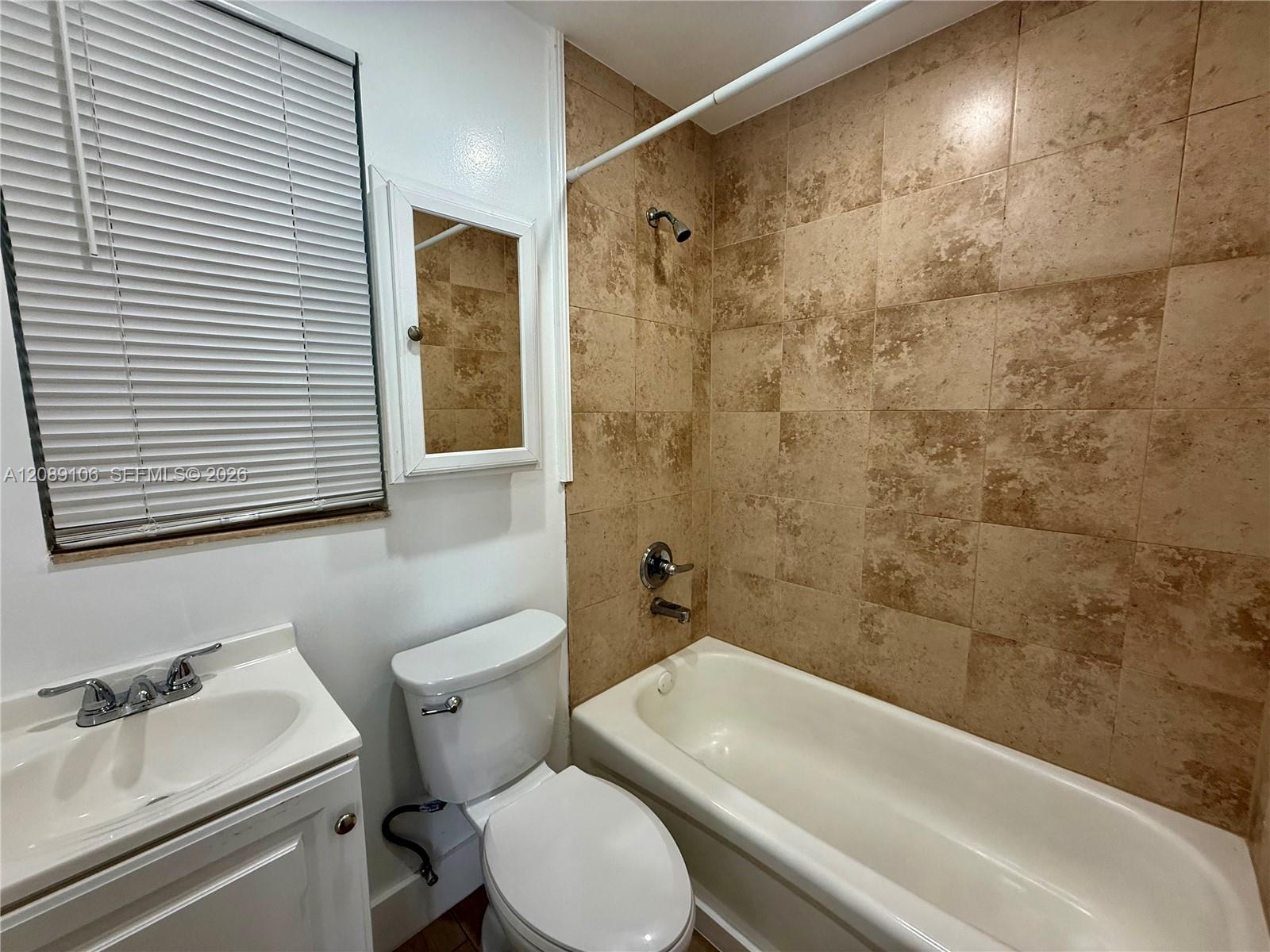 Miami, FL 33138 photo 3