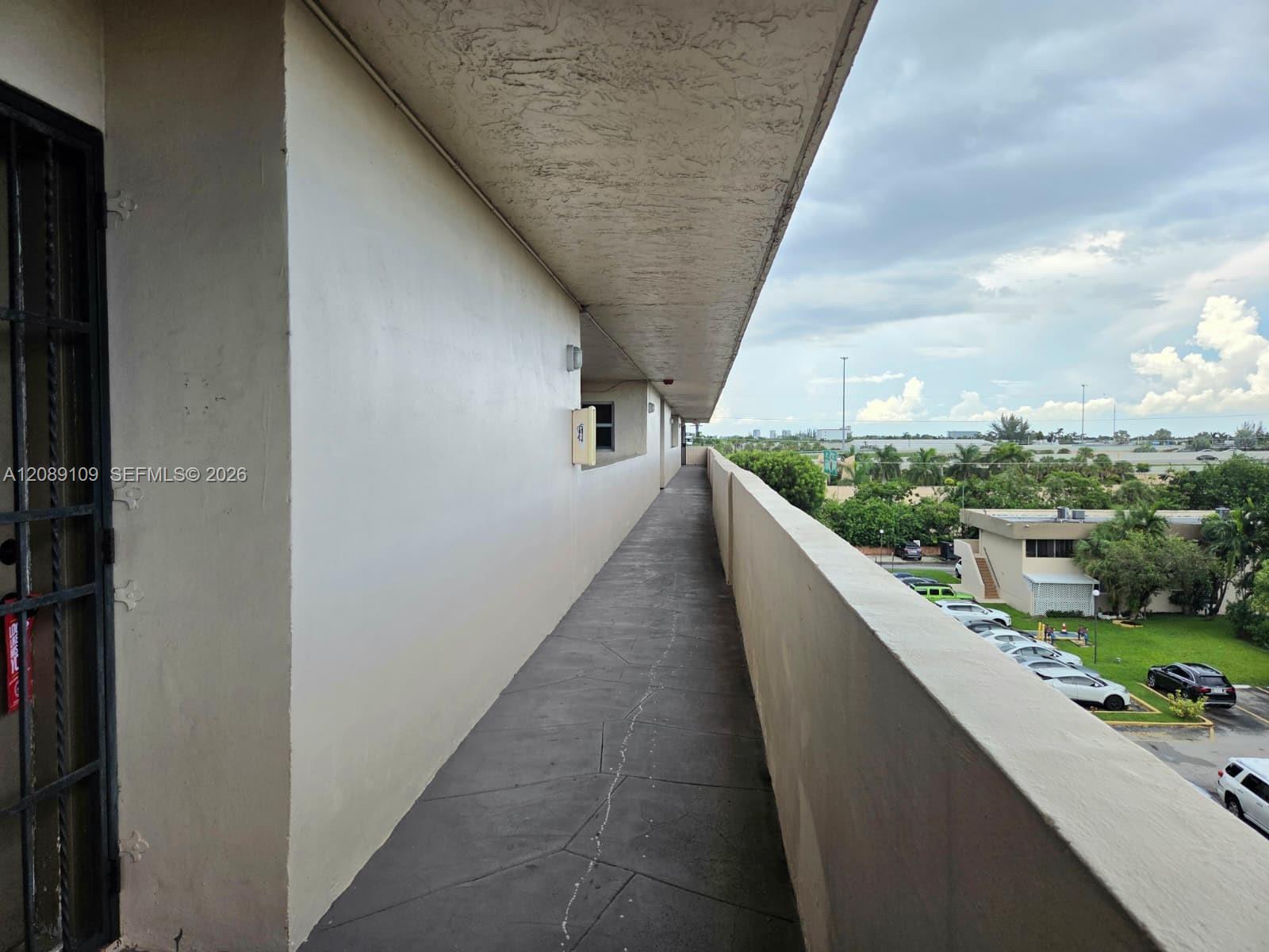 870 NW 87th Ave # 507, Miami FL 33172 photo 4