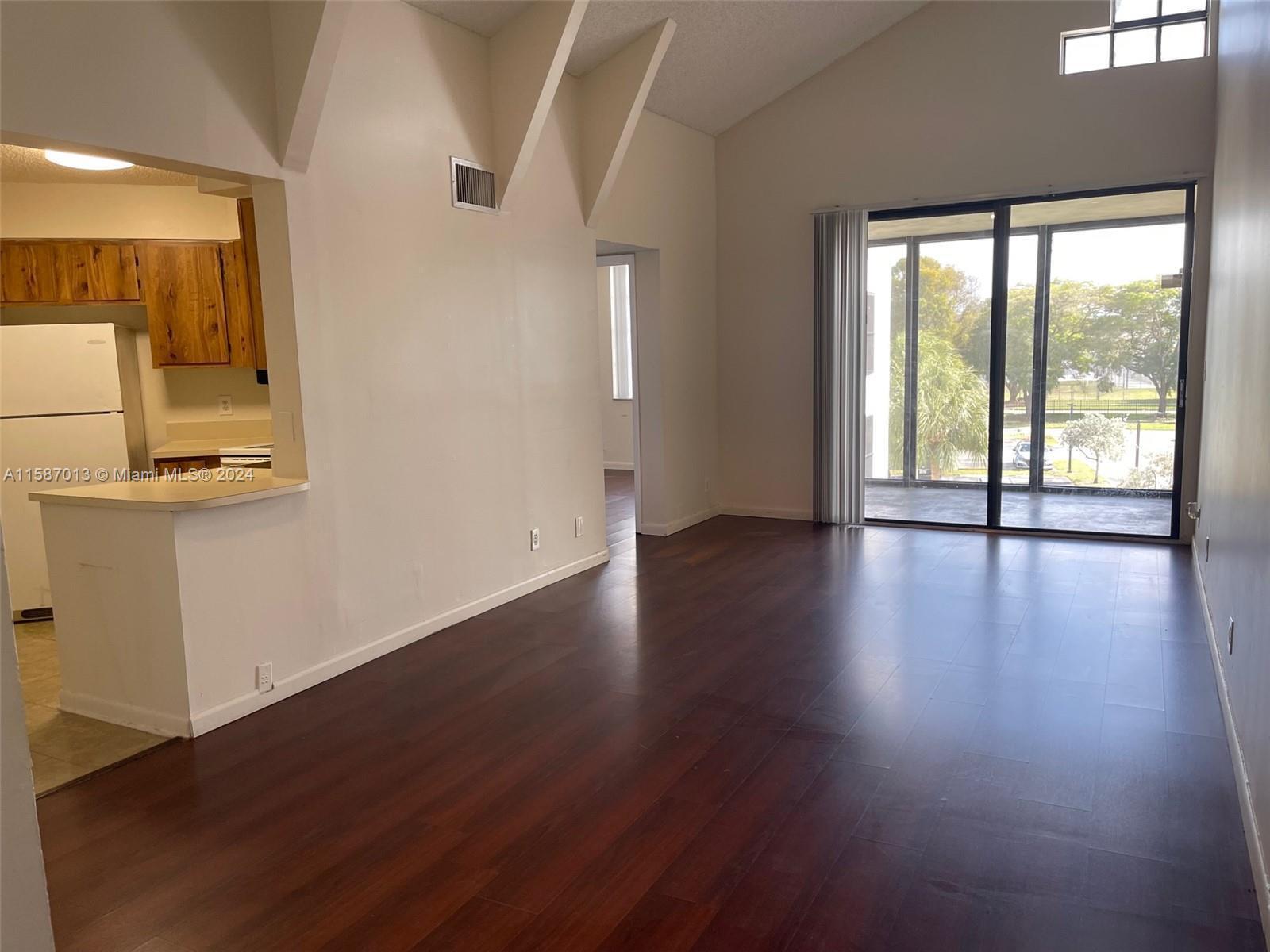 212 Lake Pointe Drive # 313, Oakland Park FL 33309 photo 3