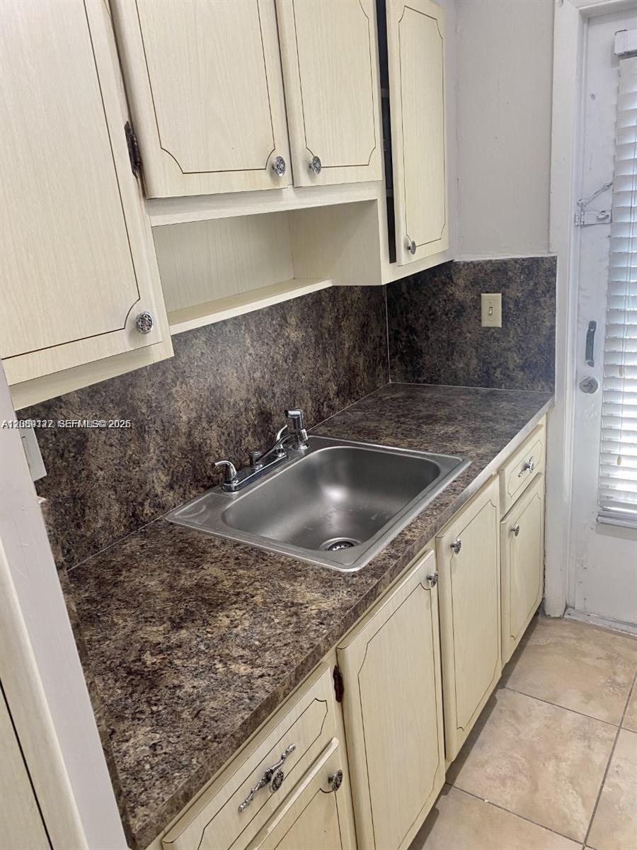 Miami Beach, FL 33139 photo 2