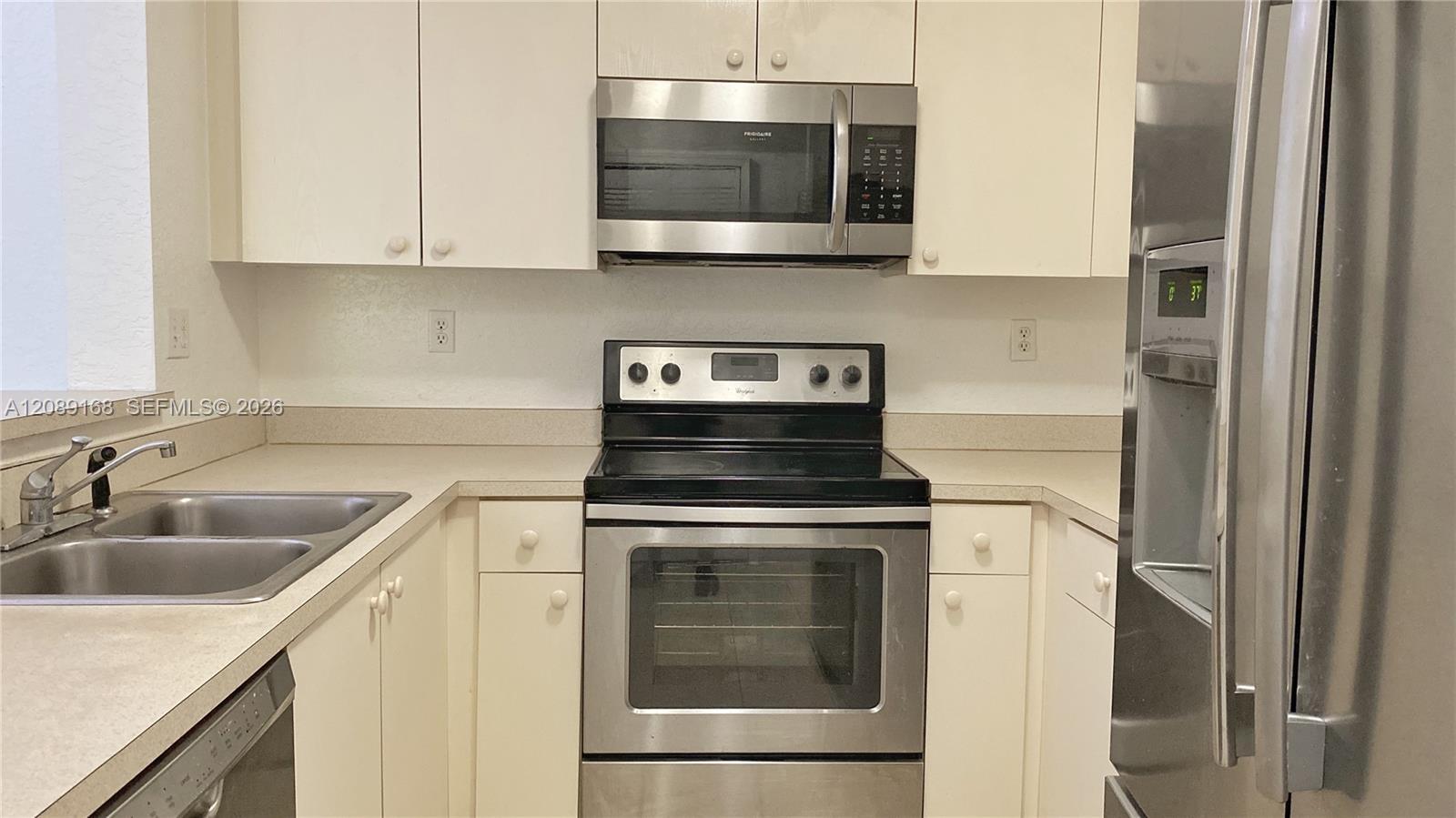 2941 Riverside Dr # 304, Coral Springs FL 33065 photo 4