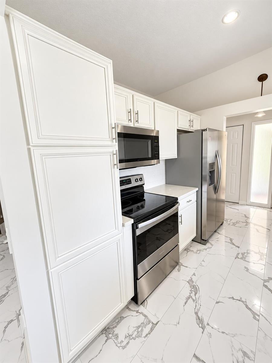 107 HALF MOON Circle # D, Jupiter FL 33458 photo 5