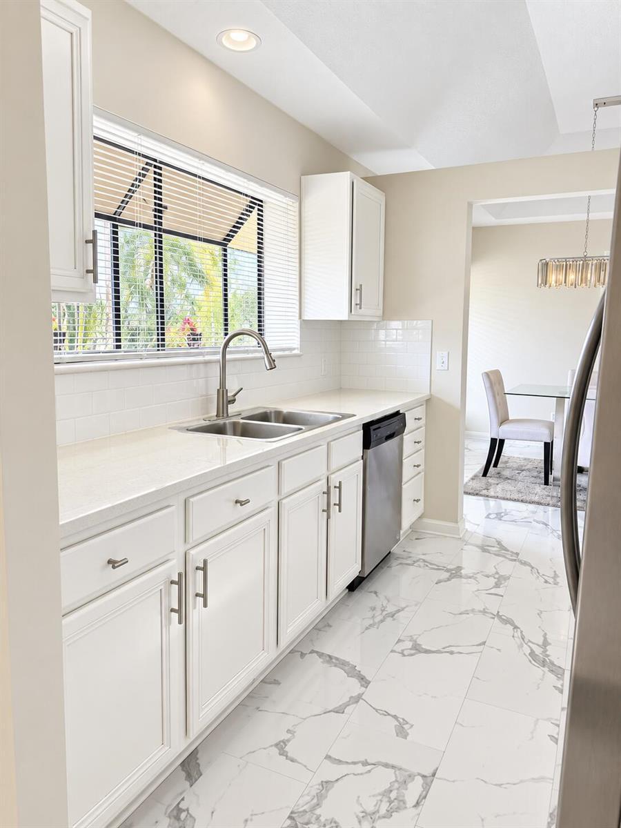 107 HALF MOON Circle # D, Jupiter FL 33458 photo 4
