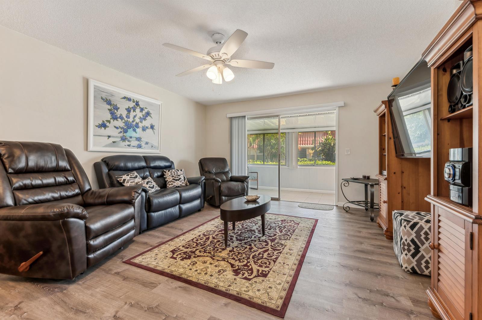 118 Amherst Lane, Lake Worth FL 33467 photo 5