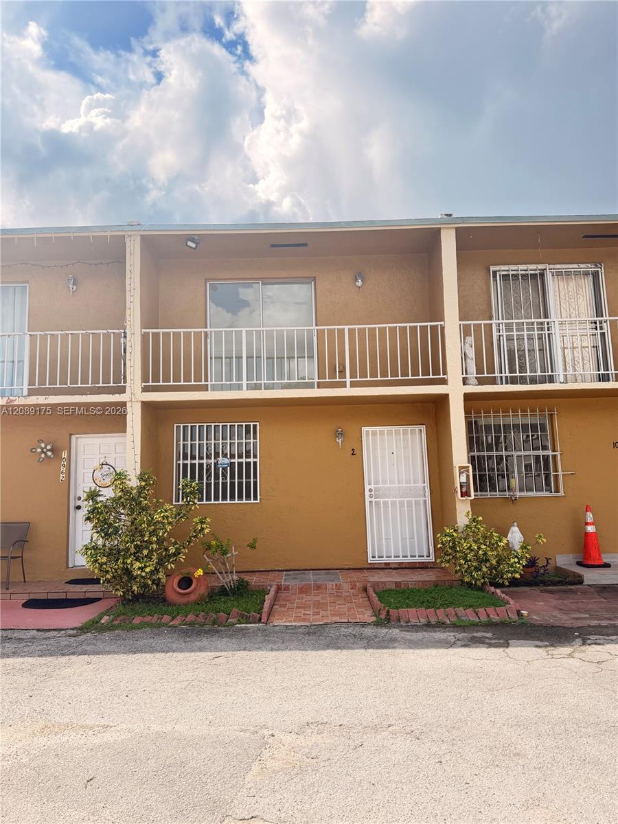 10962 SW 4th St # I2, Sweetwater FL 33174