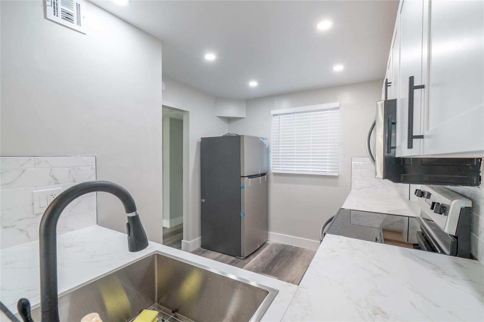 119 ROYAL PARK Drive # 4H, Oakland Park FL 33309 photo 4