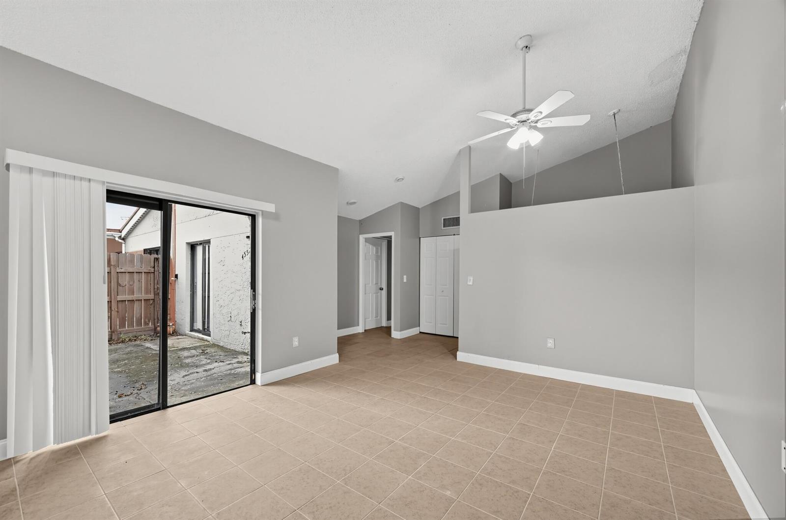 4552 NW 185TH Street, Miami Gardens FL 33055 photo 3