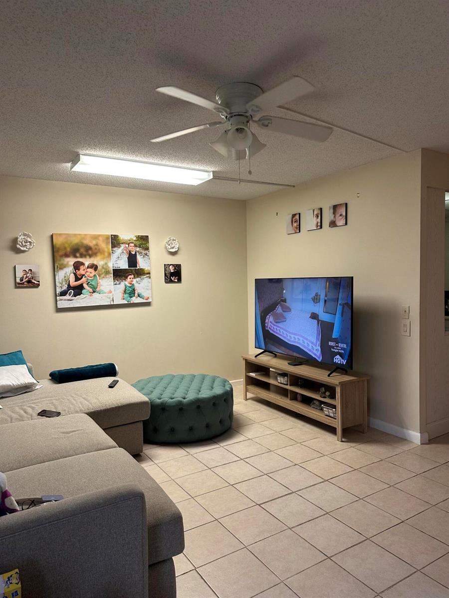 1090 Cornwall E, Boca Raton FL 33434 photo 2