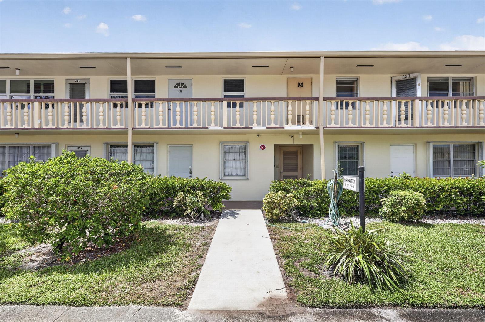 253 NORTHAMPTON M, West Palm Beach FL 33417 photo 2