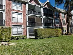 3760 Inverrary Dr # 1S, Lauderhill FL 33319