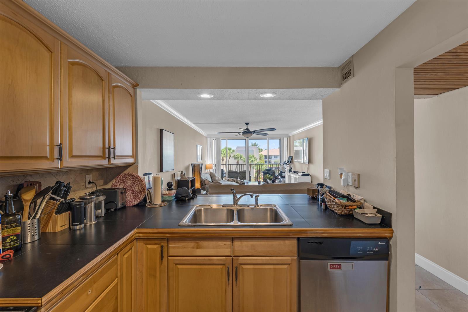 6 ROYAL PALM Way # 307, Boca Raton FL 33432 photo 4