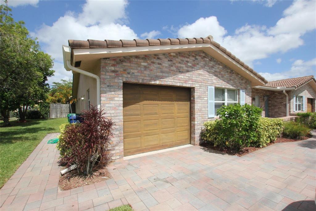 4261 NW 110th Avenue, Coral Springs FL 33065 photo 3