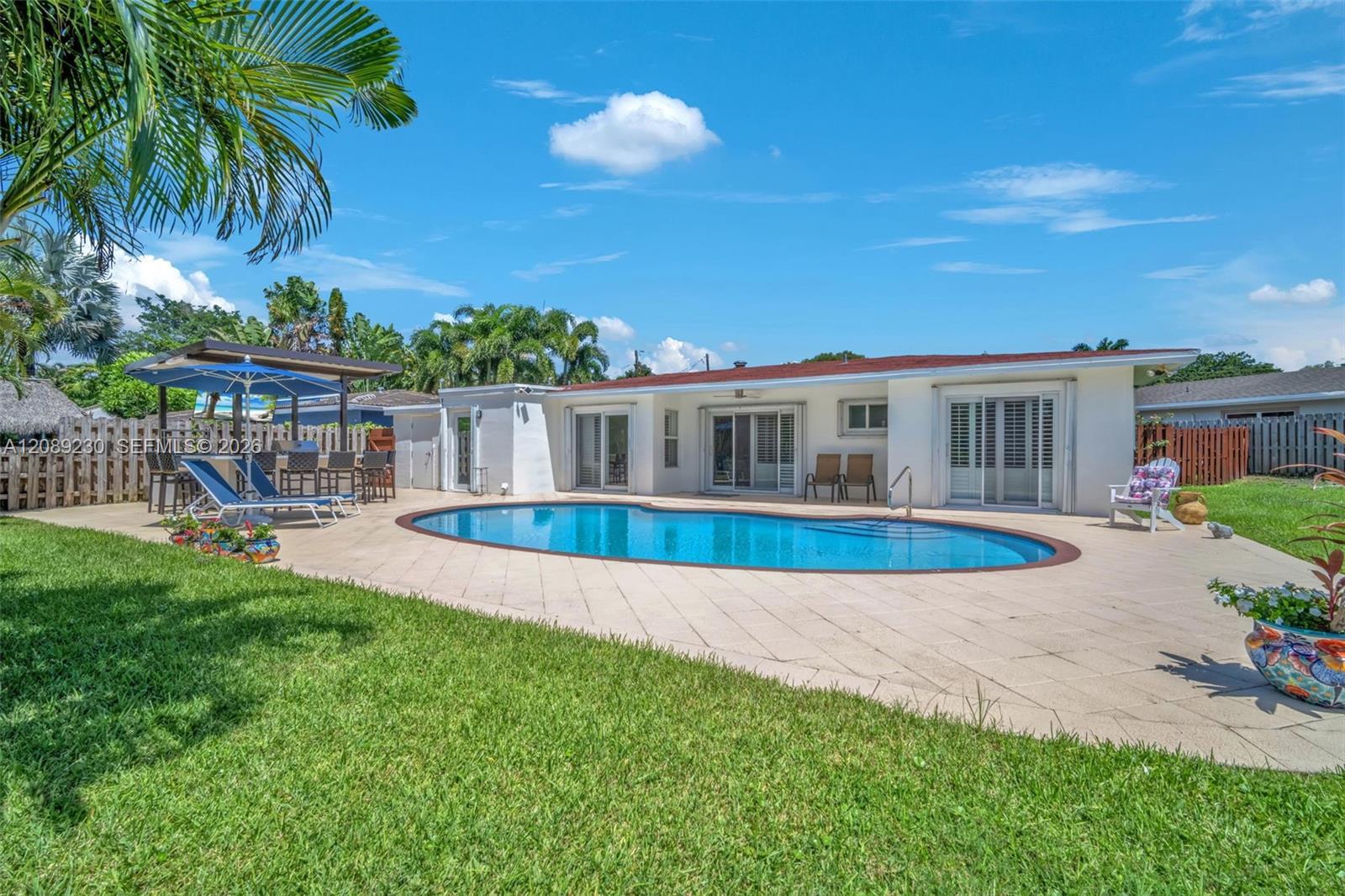 108 NE 30th St, Wilton Manors FL 33334 photo 2