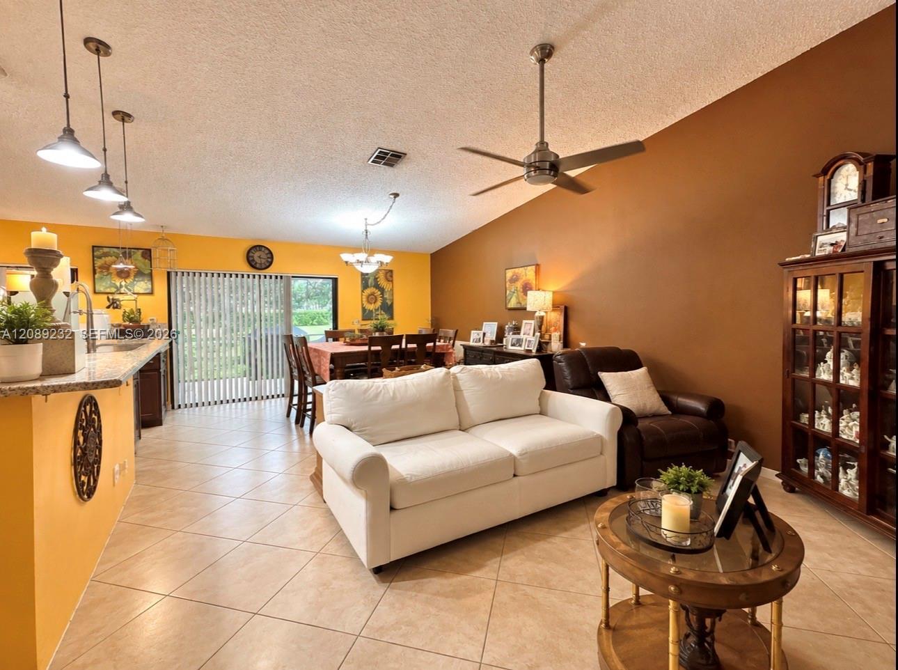 7642 NW 38th Ct, Sunrise FL 33351 photo 3