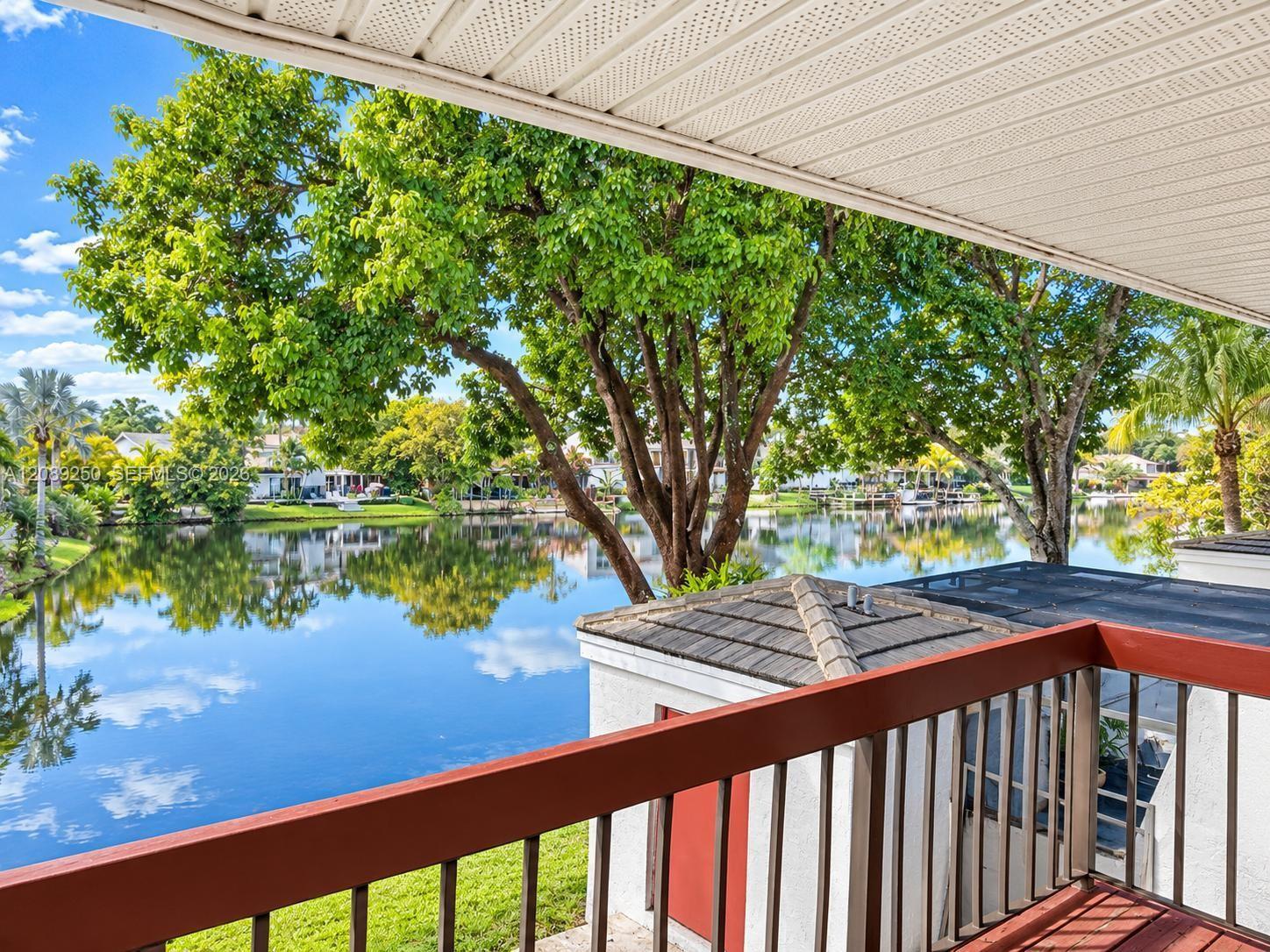 3010 Lakewood Ln # 319, Hollywood FL 33021 photo 2