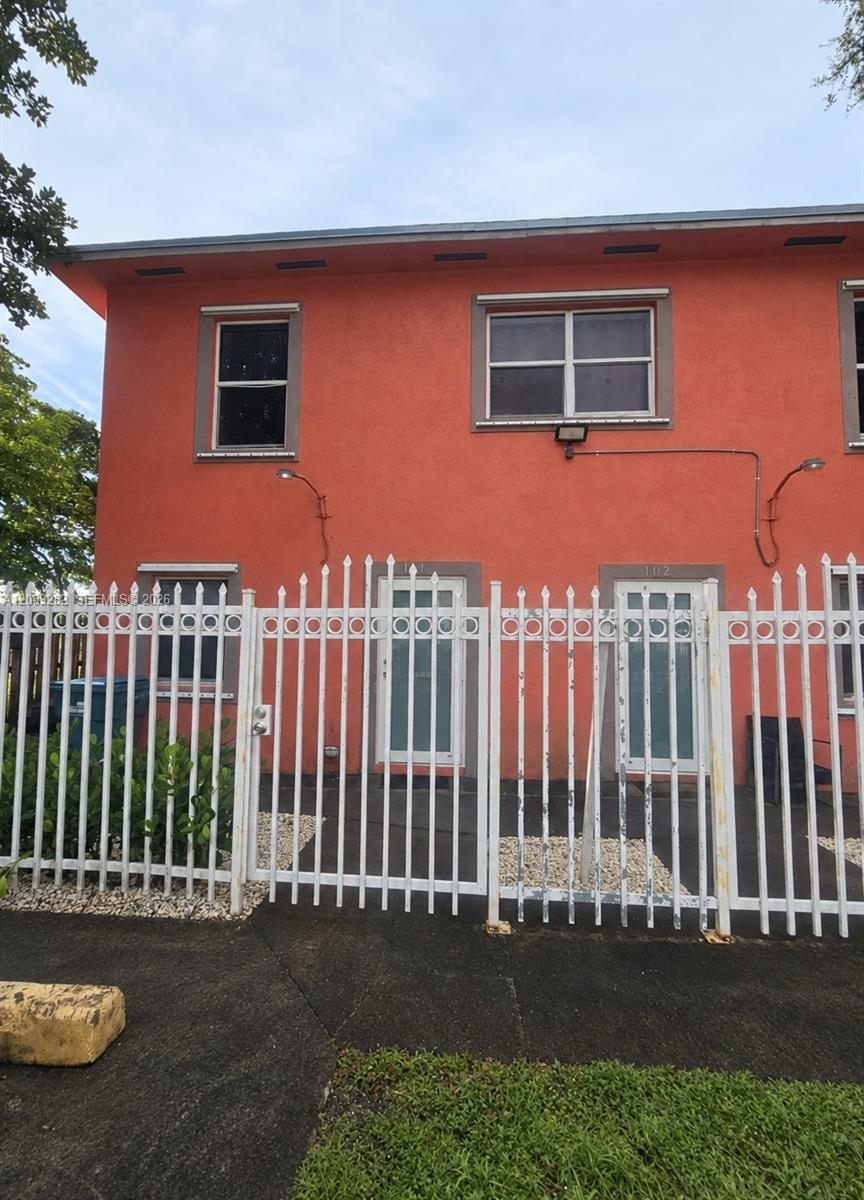 2756 NW 46th St # 101, Miami FL 33142 photo 2