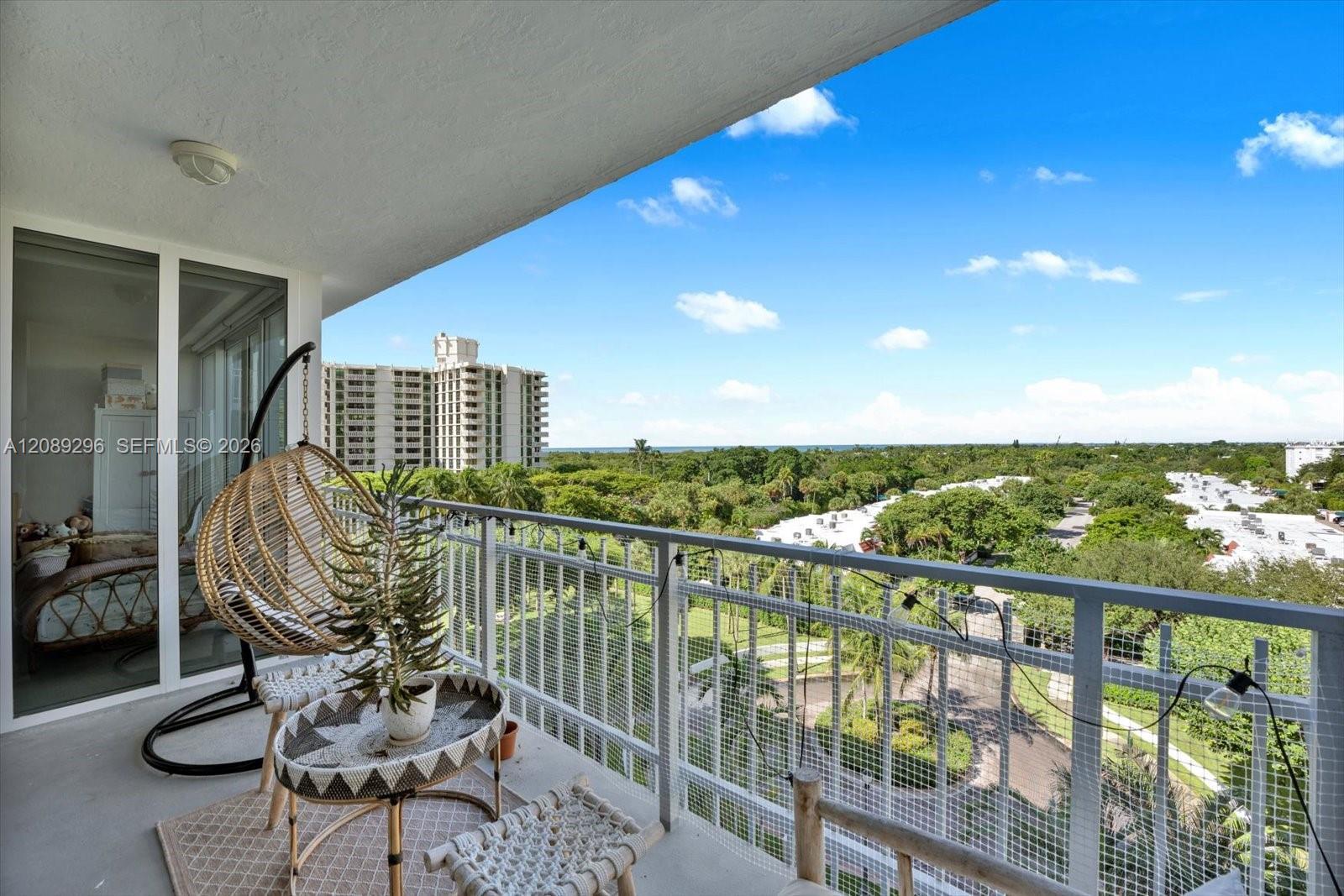 600 Grapetree Dr, Key Biscayne FL 33149