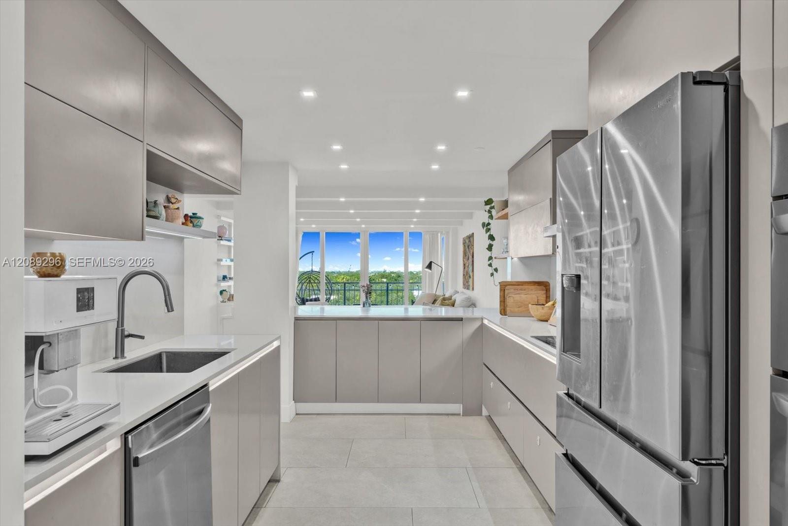 600 Grapetree Dr, Key Biscayne FL 33149 photo 5