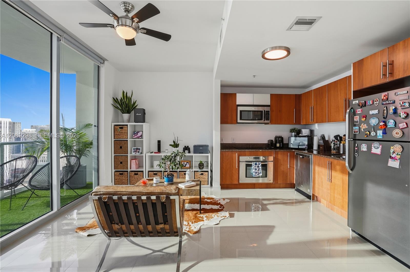 300 S Biscayne Blvd # 3509, Miami FL 33131 photo 2