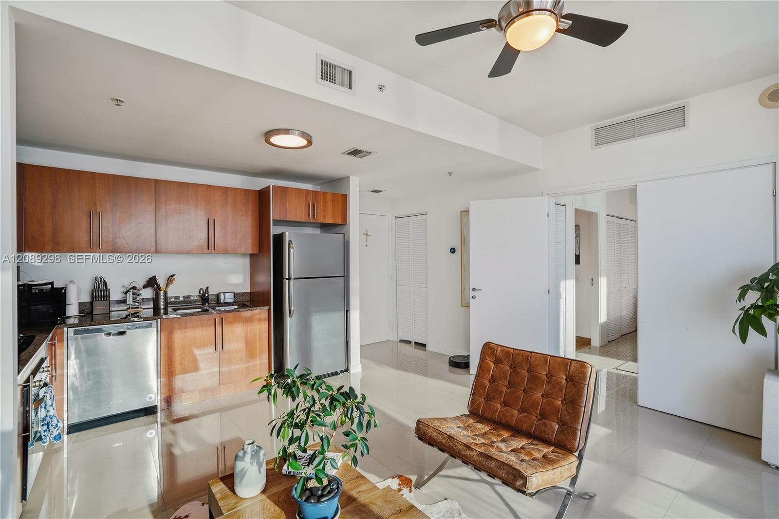 300 S Biscayne Blvd # 3509, Miami FL 33131 photo 4