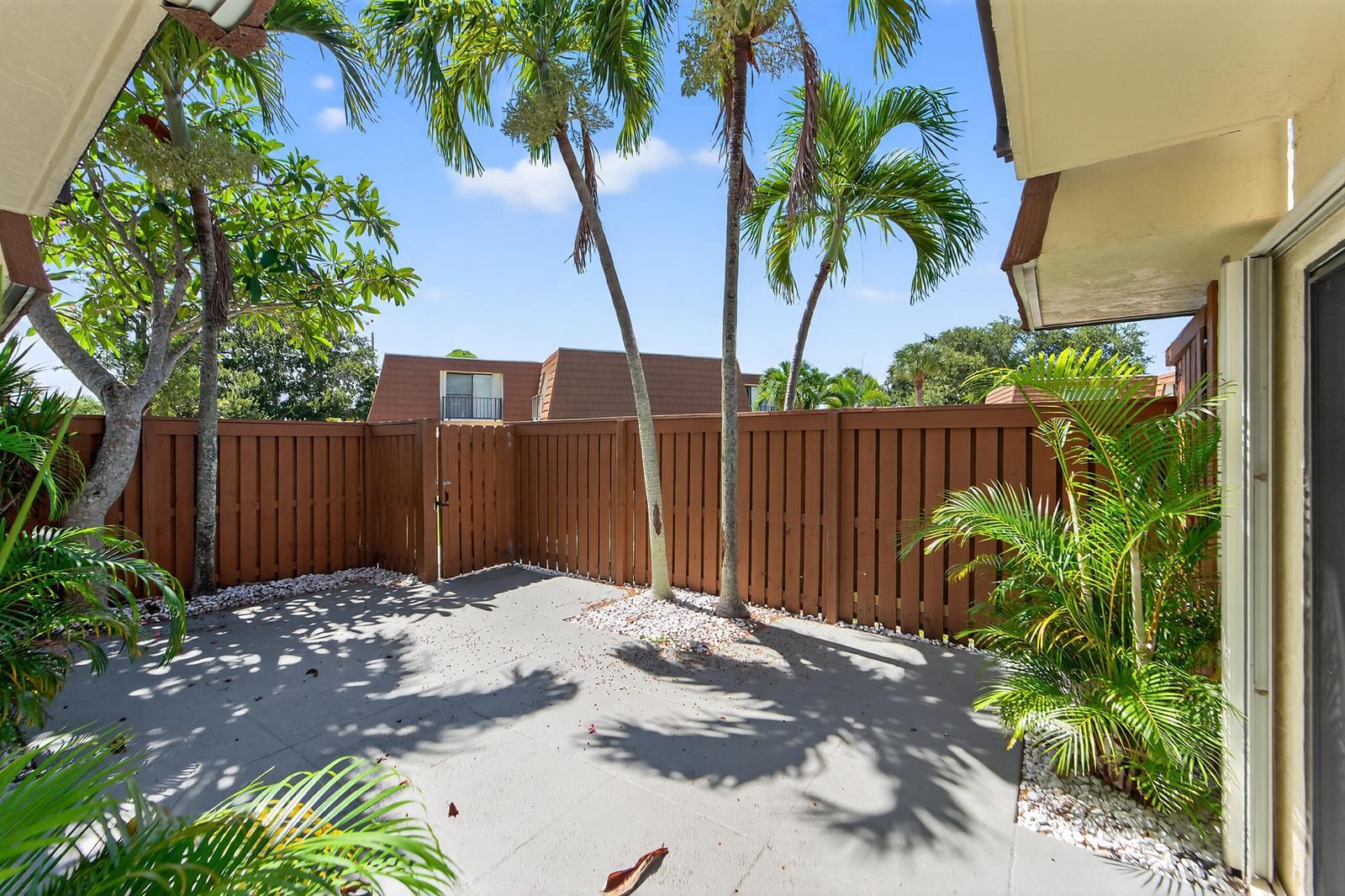 3900 SE COUNTY LINE Road # 27D, Tequesta FL 33469 photo 3