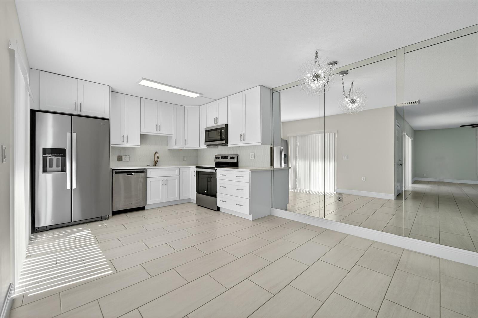3900 SE COUNTY LINE Road # 27D, Tequesta FL 33469 photo 5