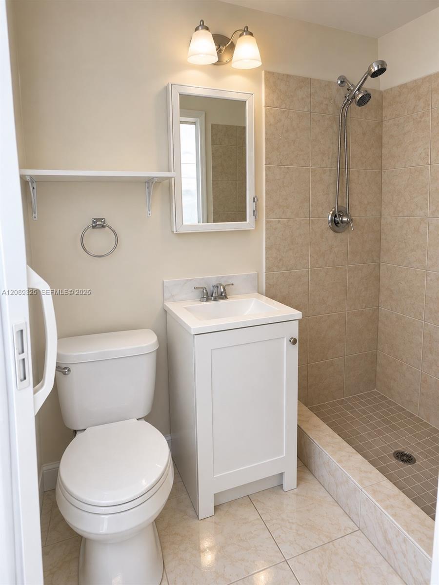 35xx SW 2X # R, Coral Gables FL 33133 photo 3