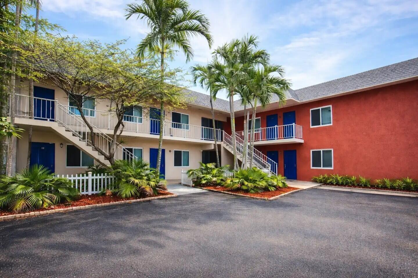 100 SW 10th Street # 204, Fort Lauderdale FL 33315