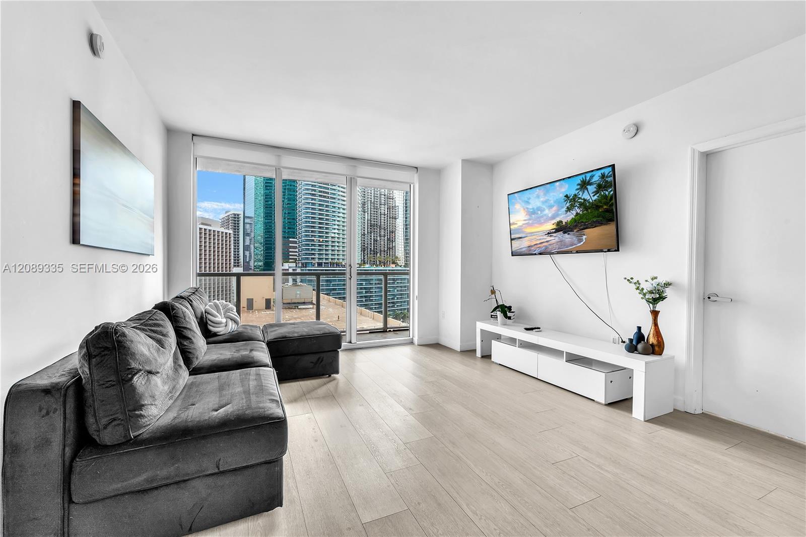 500 Brickell Ave # 1605, Miami FL 33131 photo 2