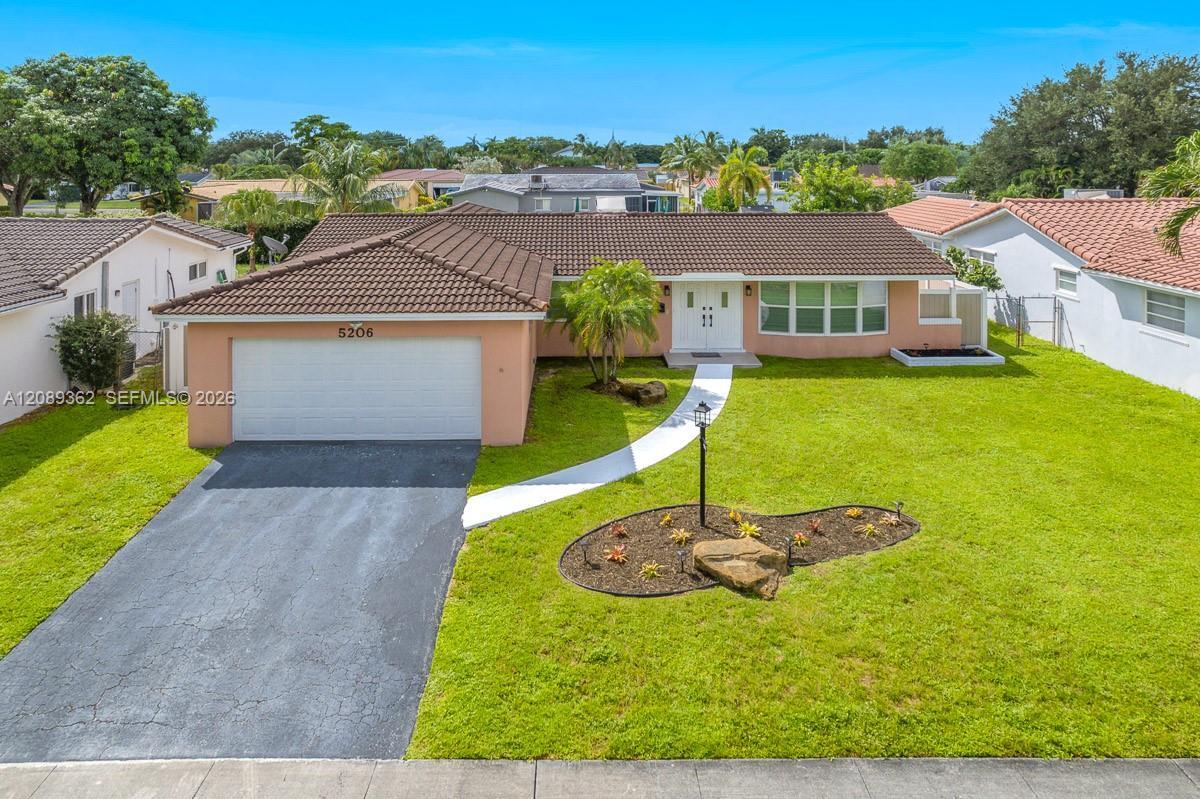 5206 Garfield St, Hollywood FL 33021 photo 2