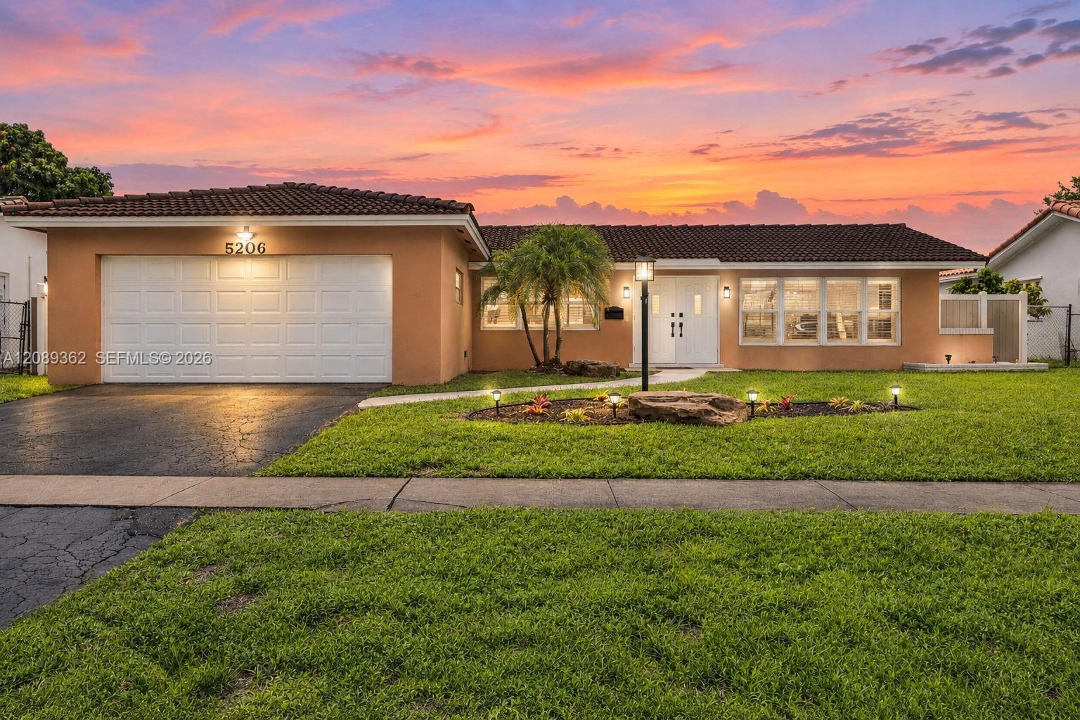 5206 Garfield St, Hollywood FL 33021