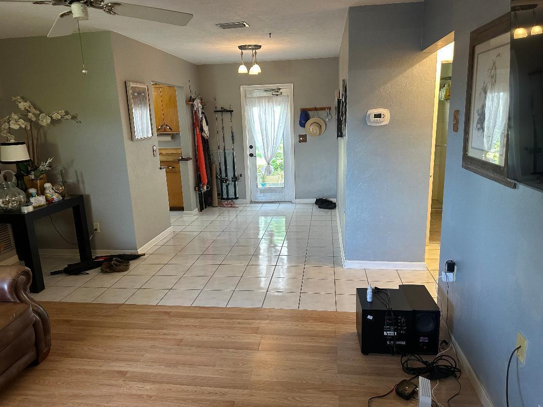 1075 James Road, Lantana FL 33462 photo 3