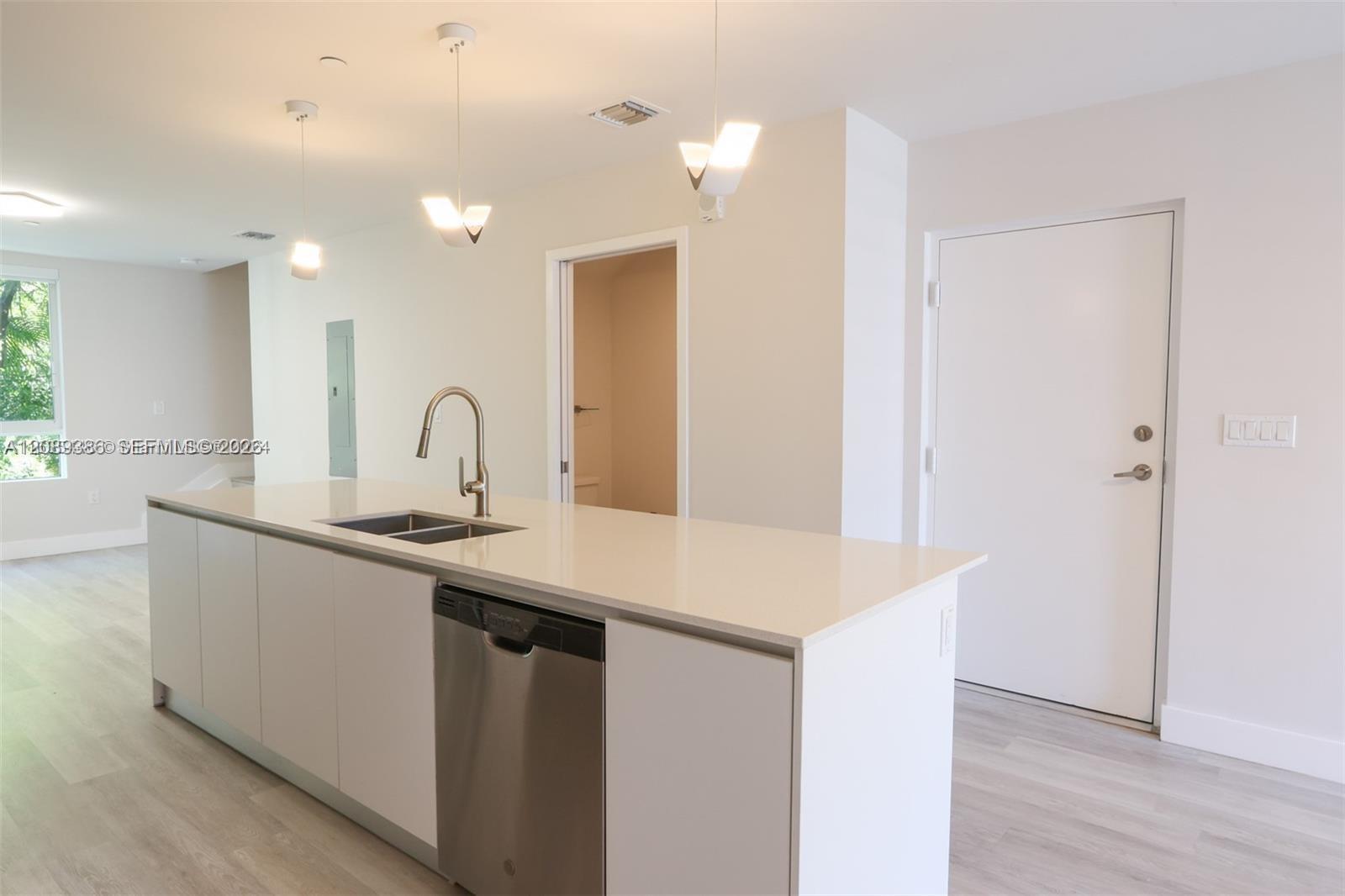 2555 NE 193rd St # 2223, Miami FL 33180 photo 4