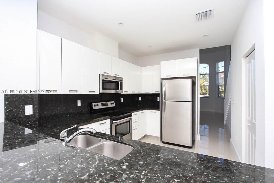 15505 SW 12th Ter # 0, Miami FL 33194 photo 3
