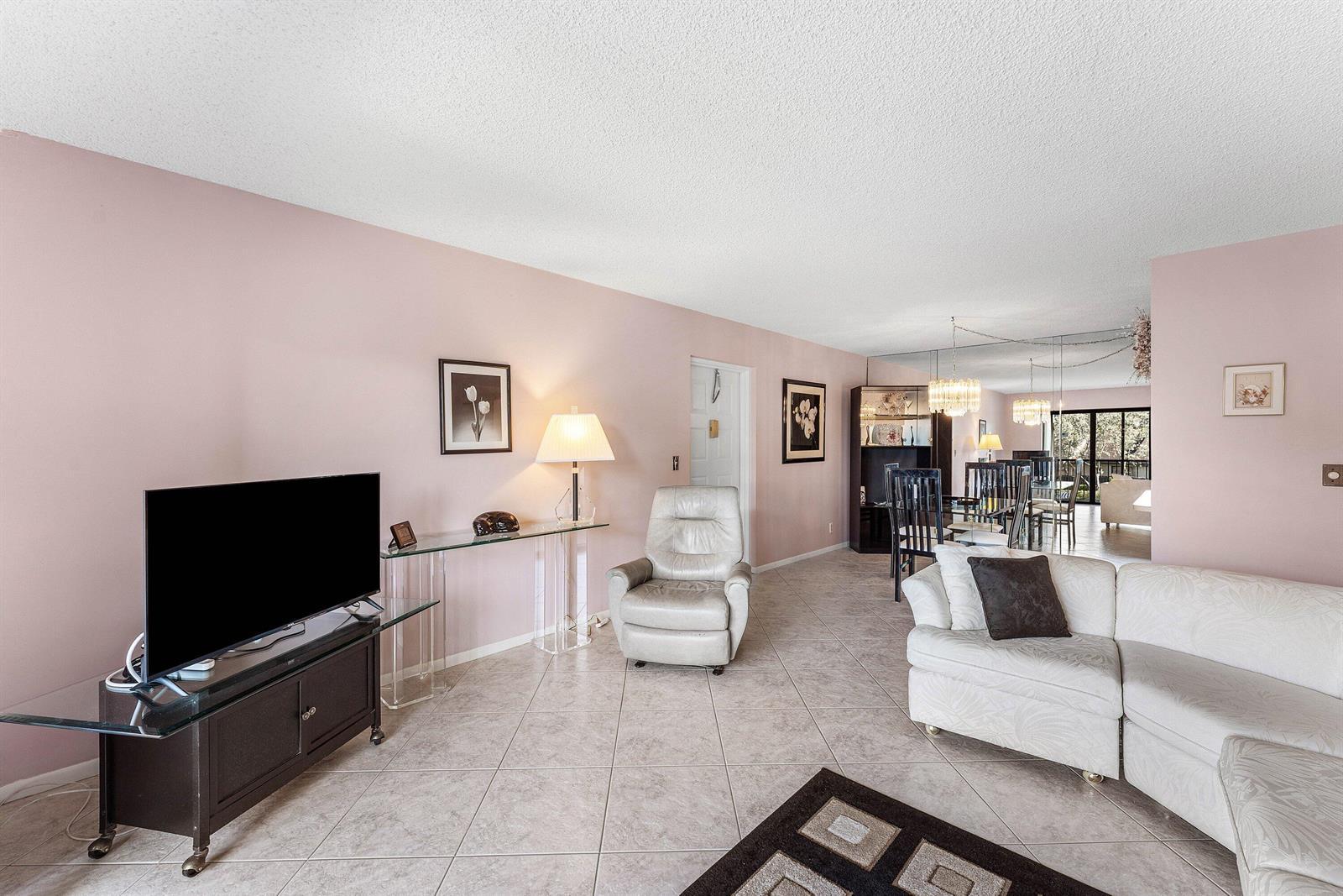708 Sunny Pine Way # H2, FL 33415 photo 4