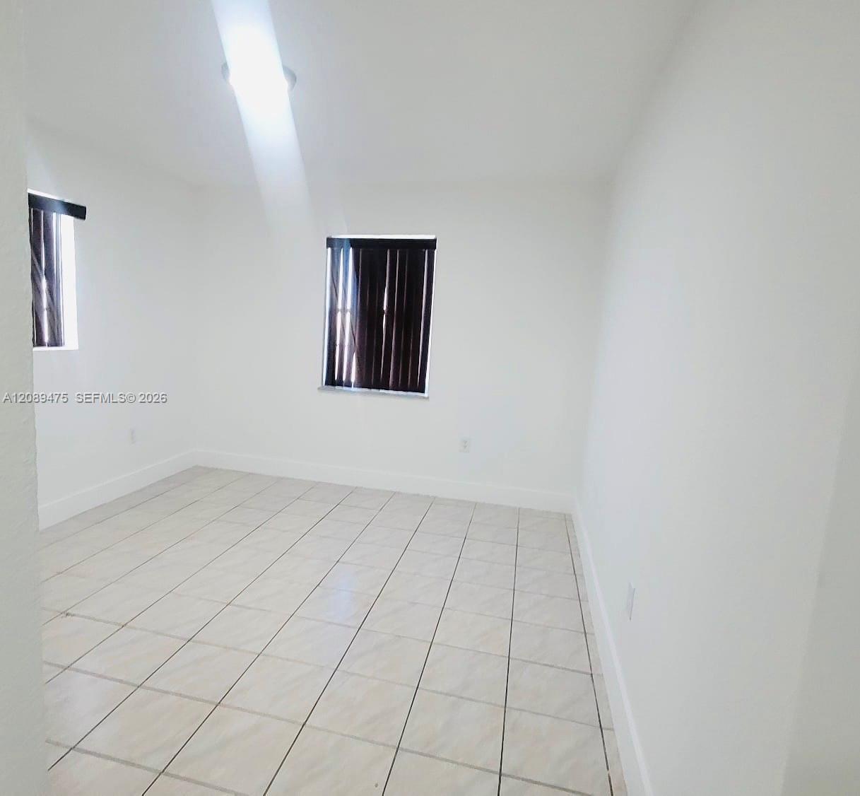 19225 NW 50 CT, Miami Gardens FL 33055 photo 3