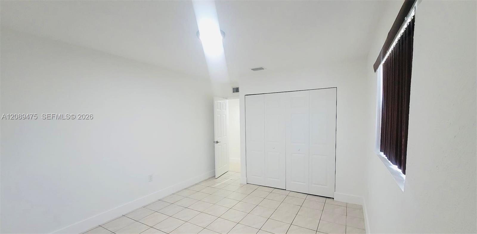 19225 NW 50 CT, Miami Gardens FL 33055 photo 5