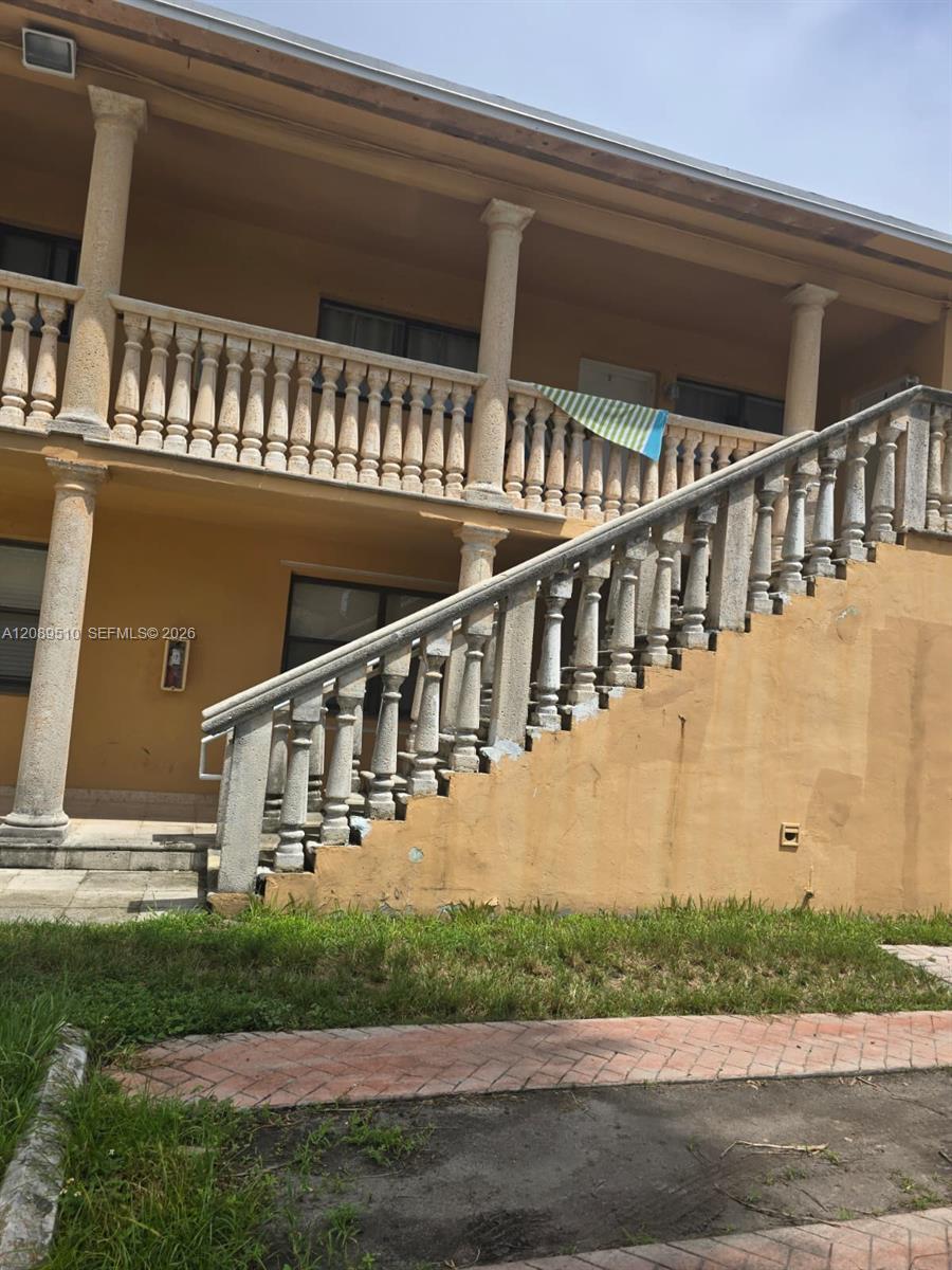 6125 SW 63rd St # 2, South Miami FL 33143