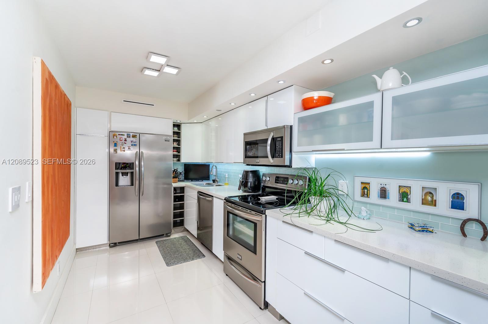 200 SE 15th Rd # A, Miami FL 33129 photo 4