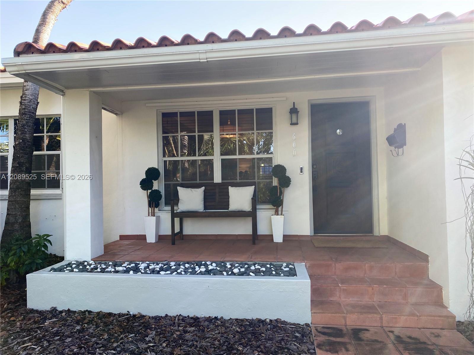 600 Alminar Ave, Coral Gables FL 33146 photo 2