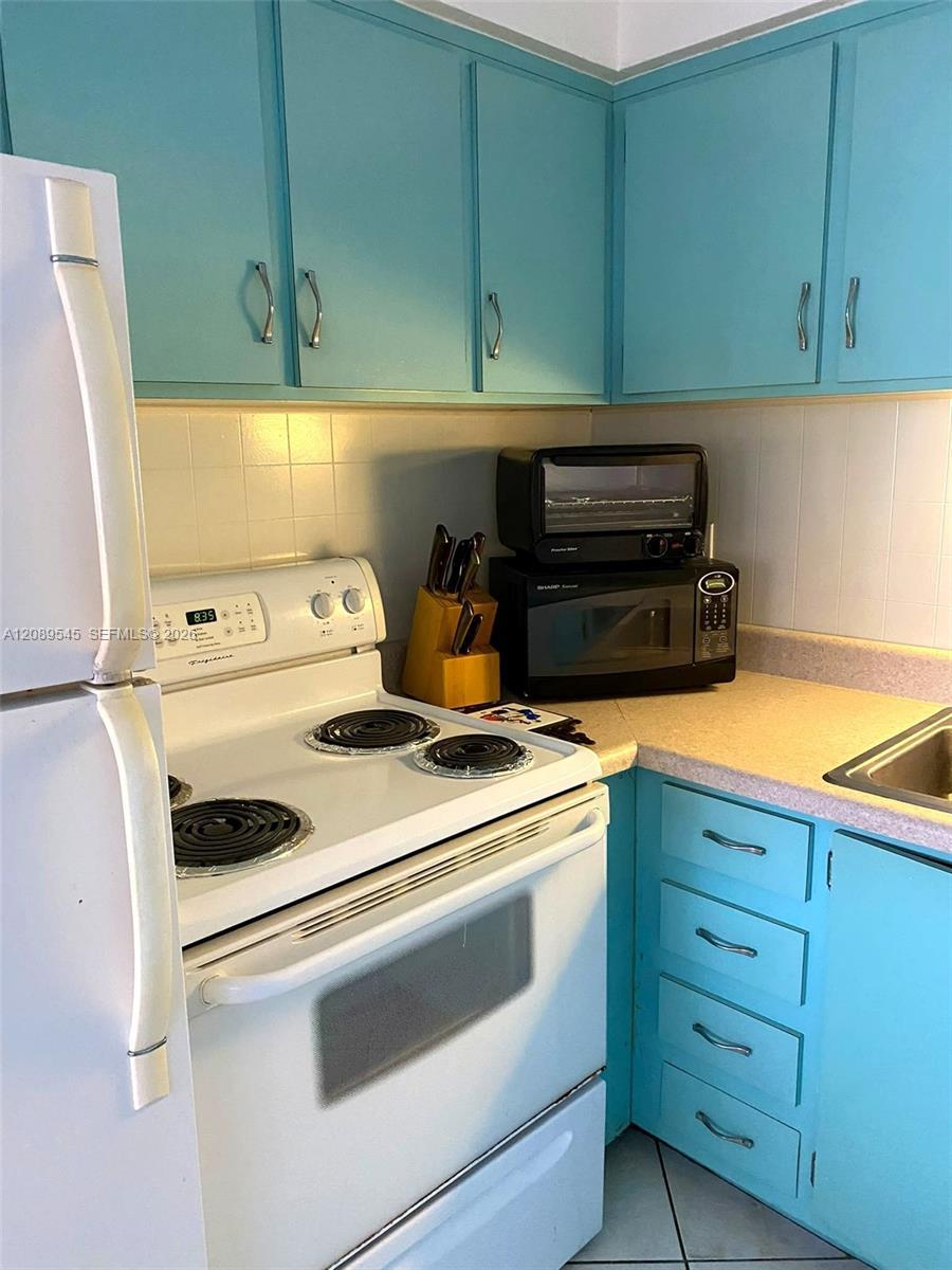 1000 SW 11 Ave # 20E, Hallandale Beach FL 33009 photo 2