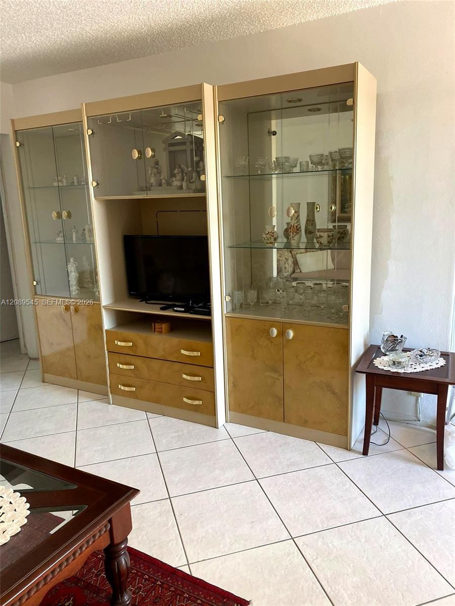 1000 SW 11 Ave # 20E, Hallandale Beach FL 33009 photo 5