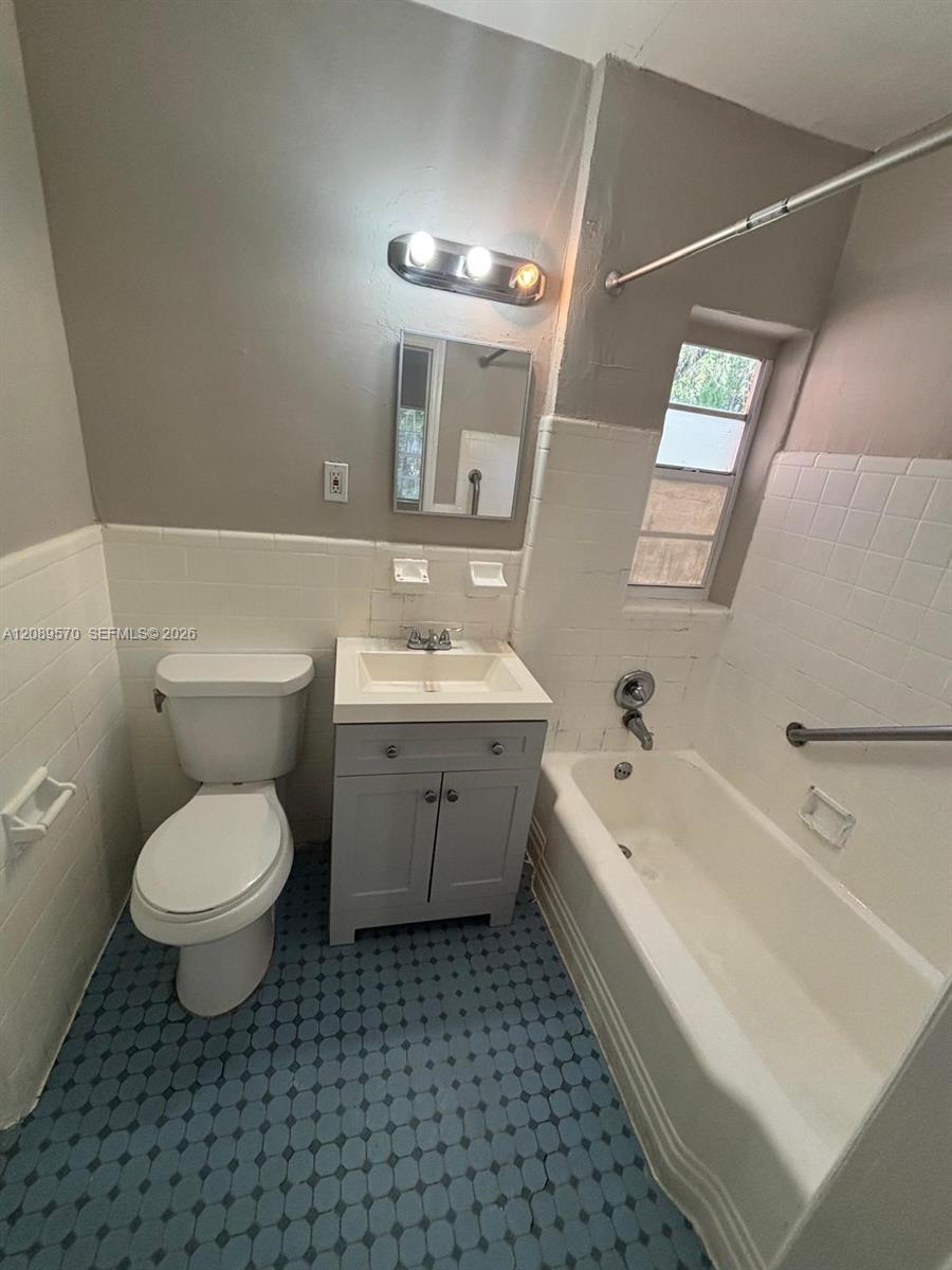 520 SW 4th St # 8, Miami FL 33130 photo 5