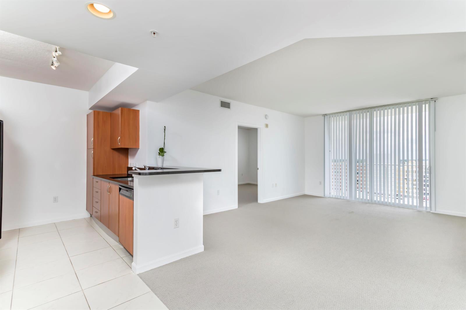 18800 NE 29th Avenue, Miami FL 33180 photo 5