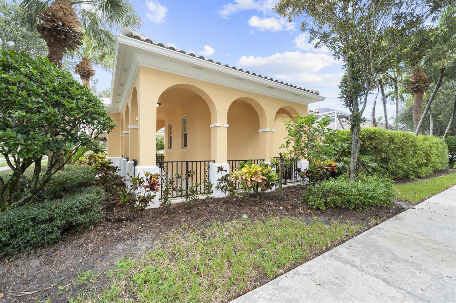 3723 COMMUNITY Drive, Jupiter FL 33458 photo 3