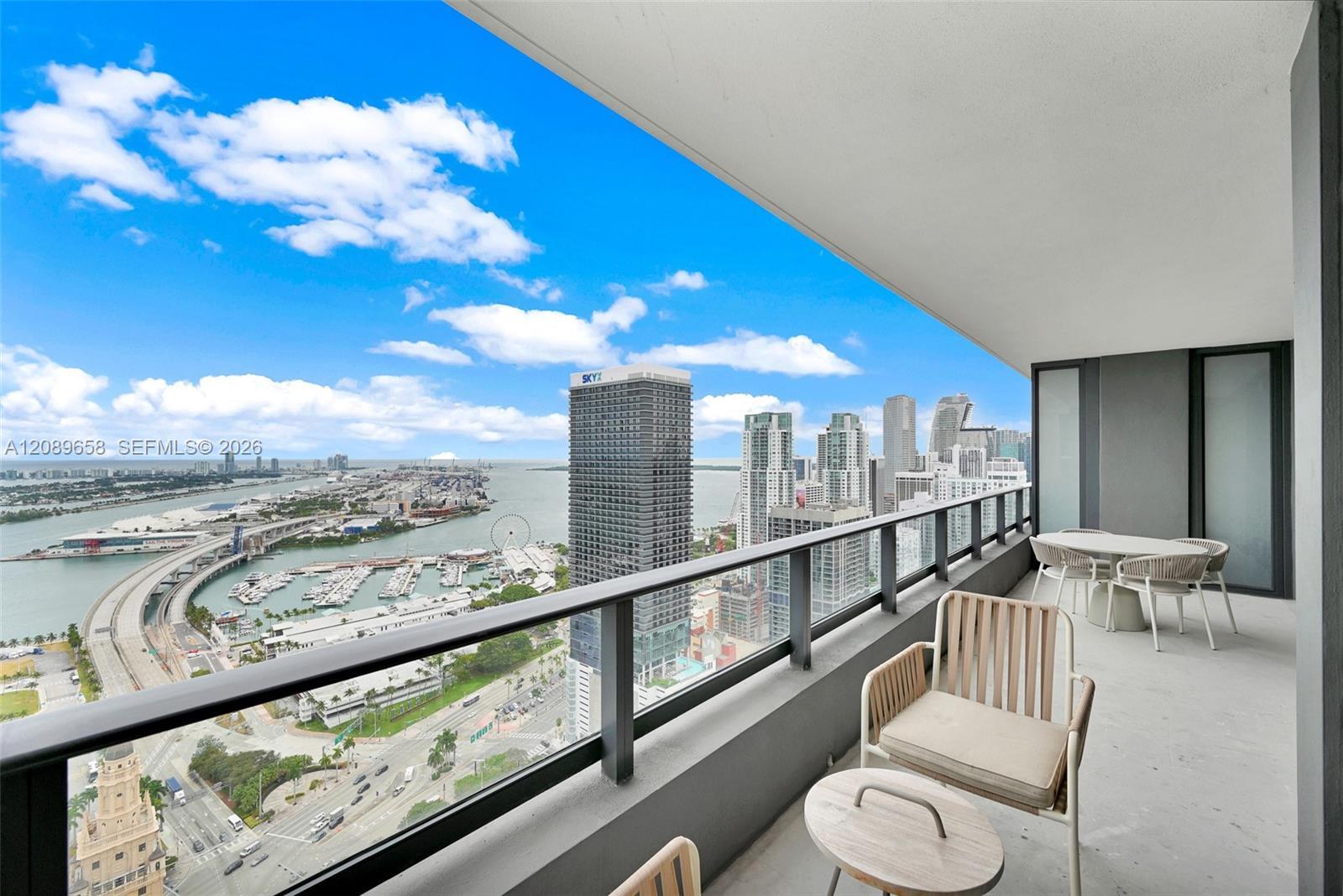 159 NE 6th St # 4015, Miami FL 33132 photo 2