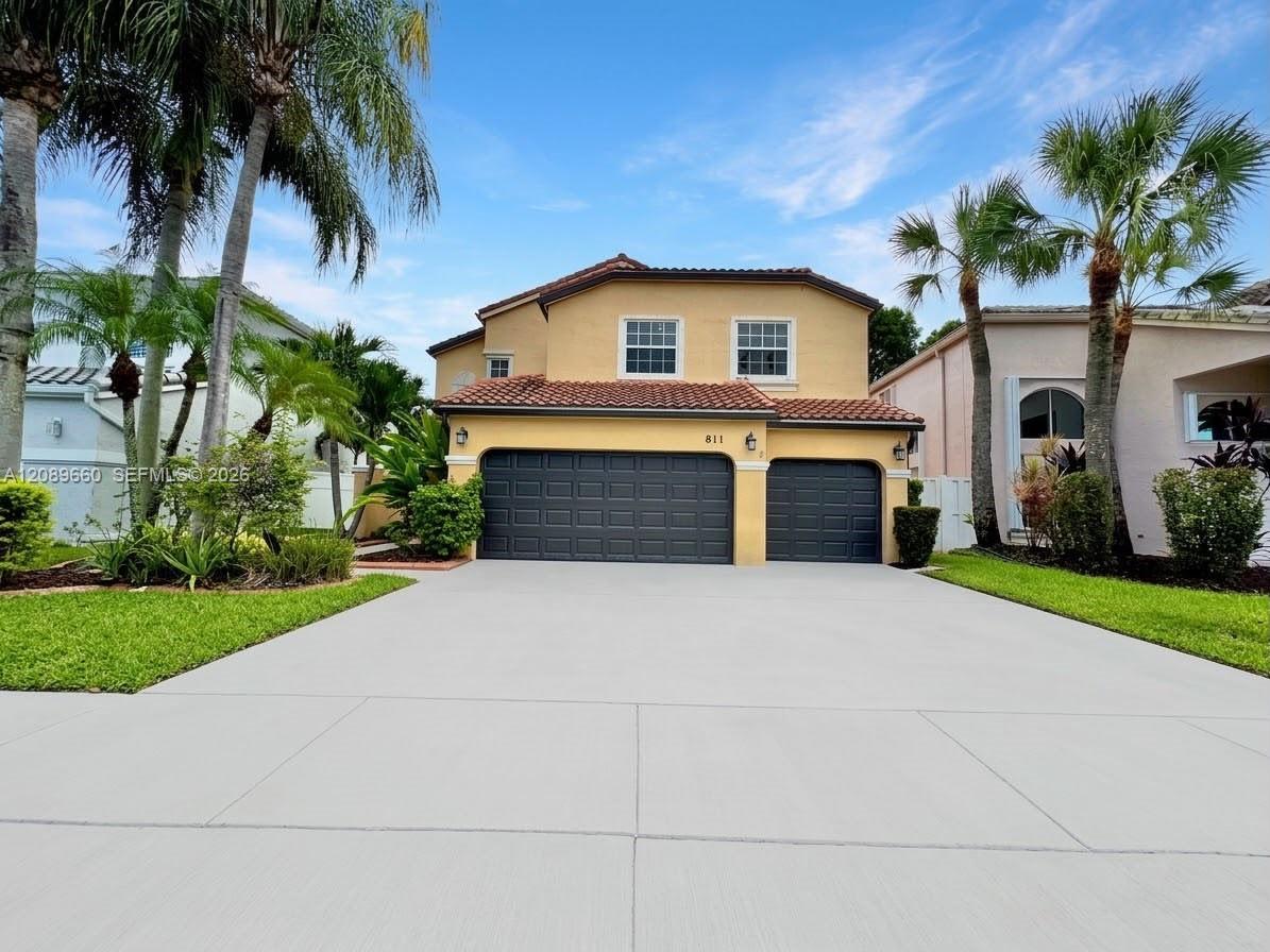 811 NW 155th Ter, Pembroke Pines FL 33028 photo 2