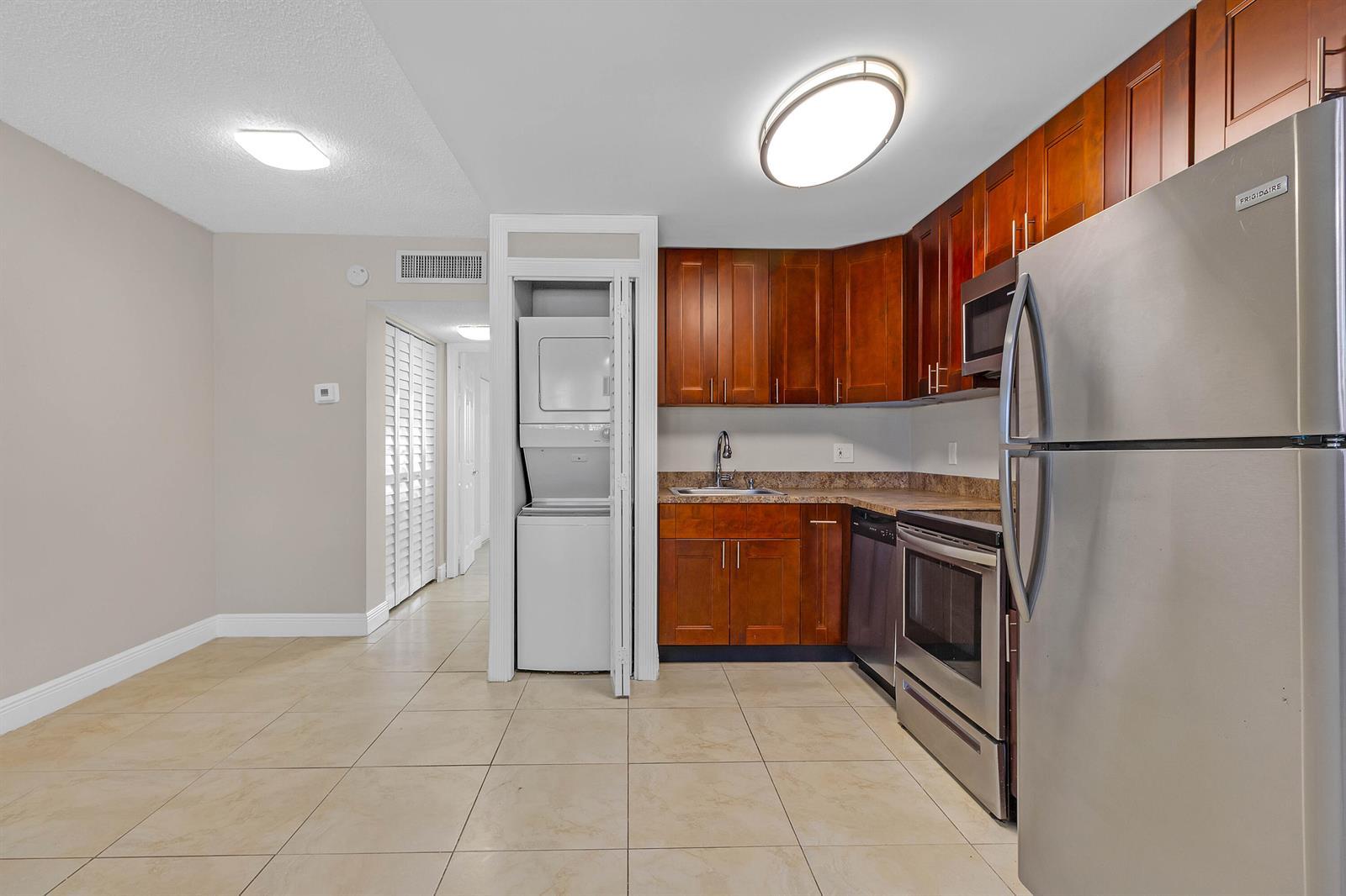 520 NE 45TH Street # 2, Boca Raton FL 33431 photo 4
